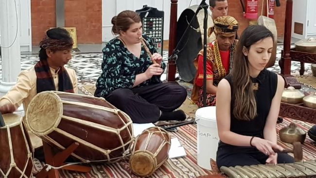 'Ngabuburit' dengan Gamelan Sunda di London